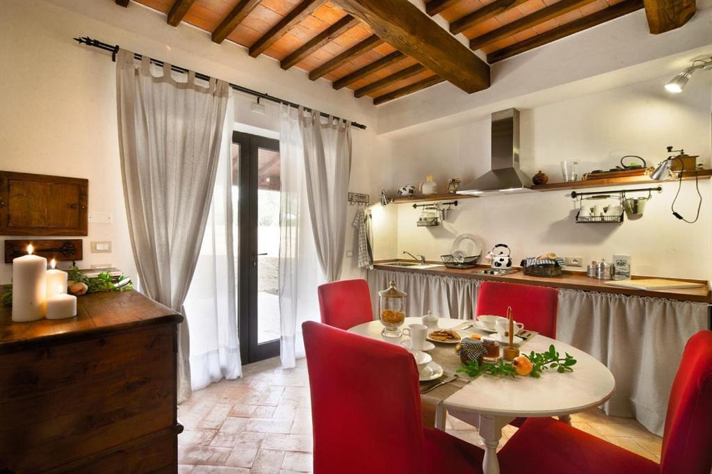 Bed and Breakfast Bosco Ai Marzi Poggibonsi Exterior foto